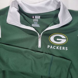 Team Apparel Green and White Women's Top